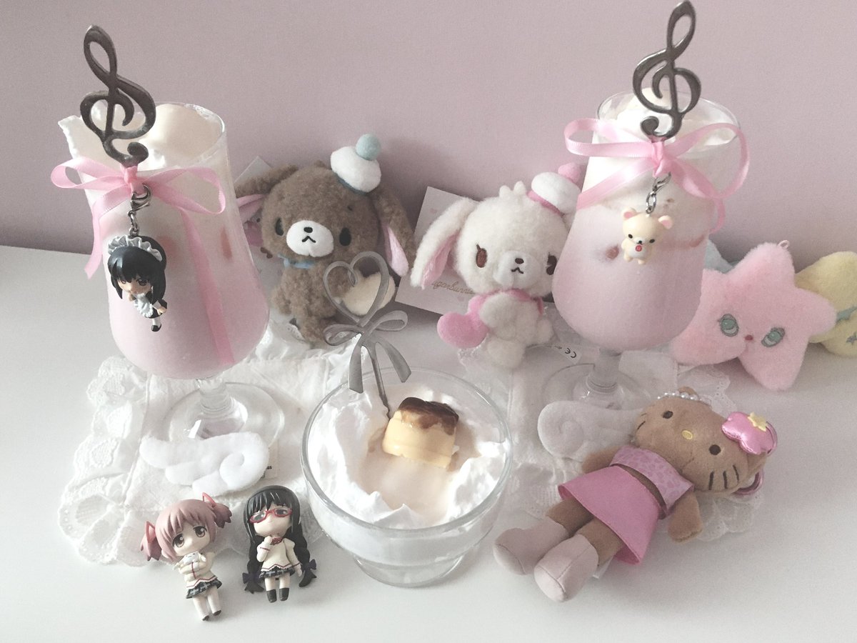 daiskiusagi's tweet image. 친구네 집에서 감성카페 놀이하기♡