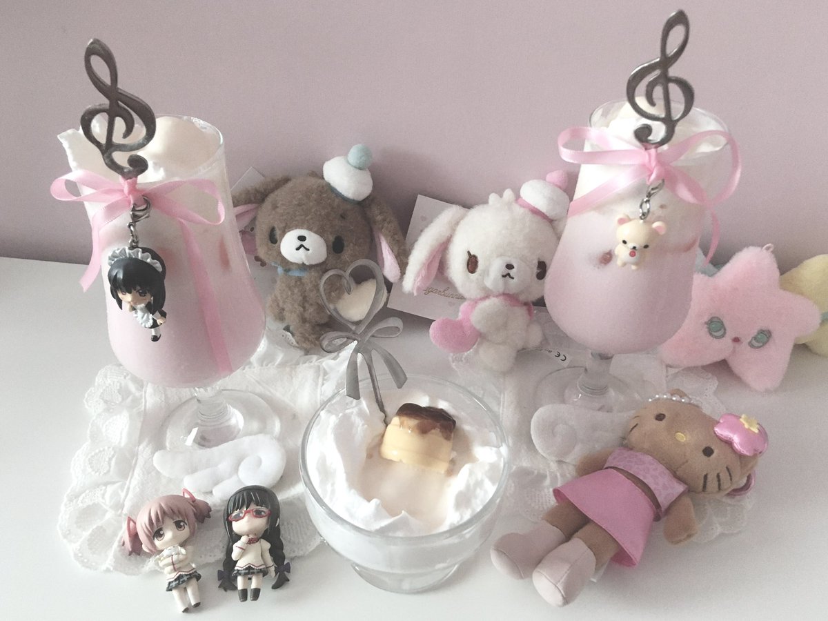 daiskiusagi's tweet image. 친구네 집에서 감성카페 놀이하기♡