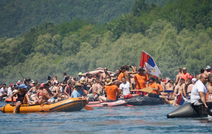 srb_data's tweet image. 🇷🇸 The Drina Regatta is the oldest and most massive event on the Drina River, which has been organized in Bajina Bašta for more than 30 years. The first Drina Regatta was held in July 1994 and since then this event has taken place every third week in July. It is held in memory of…