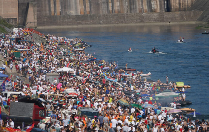 srb_data's tweet image. 🇷🇸 The Drina Regatta is the oldest and most massive event on the Drina River, which has been organized in Bajina Bašta for more than 30 years. The first Drina Regatta was held in July 1994 and since then this event has taken place every third week in July. It is held in memory of…