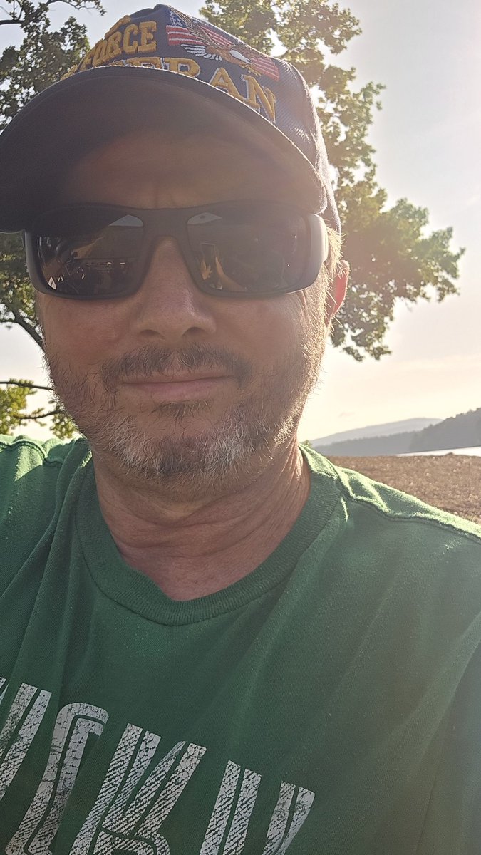 Good morning, Everyone ! ☀️  This picture is me on Crawdad Island Lake Quachita , Arkansas. It's one approx 200 islands that you can  camp on.  Have a blessed day 🙏🏻✝️☕