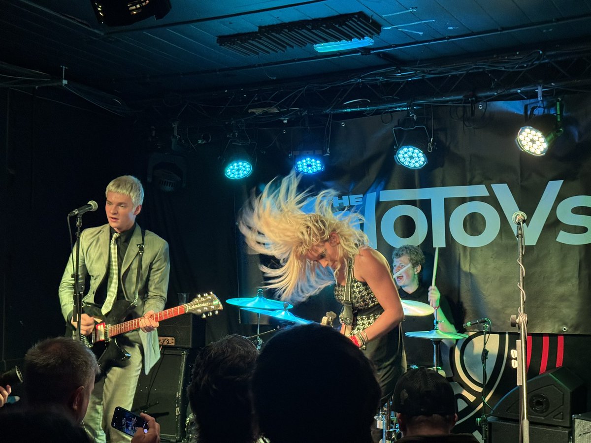 wolvesbradders's tweet image. Really good one day festival in Brum last night @whconcerts_ Liam and Ben played a blinder with that lineup. Highlights included @TMolotovs @Themanateesband @CharmBandUK @alrightuk @tomasmithmusic and @keysideliv Great night with lots of lovely friends 🔥