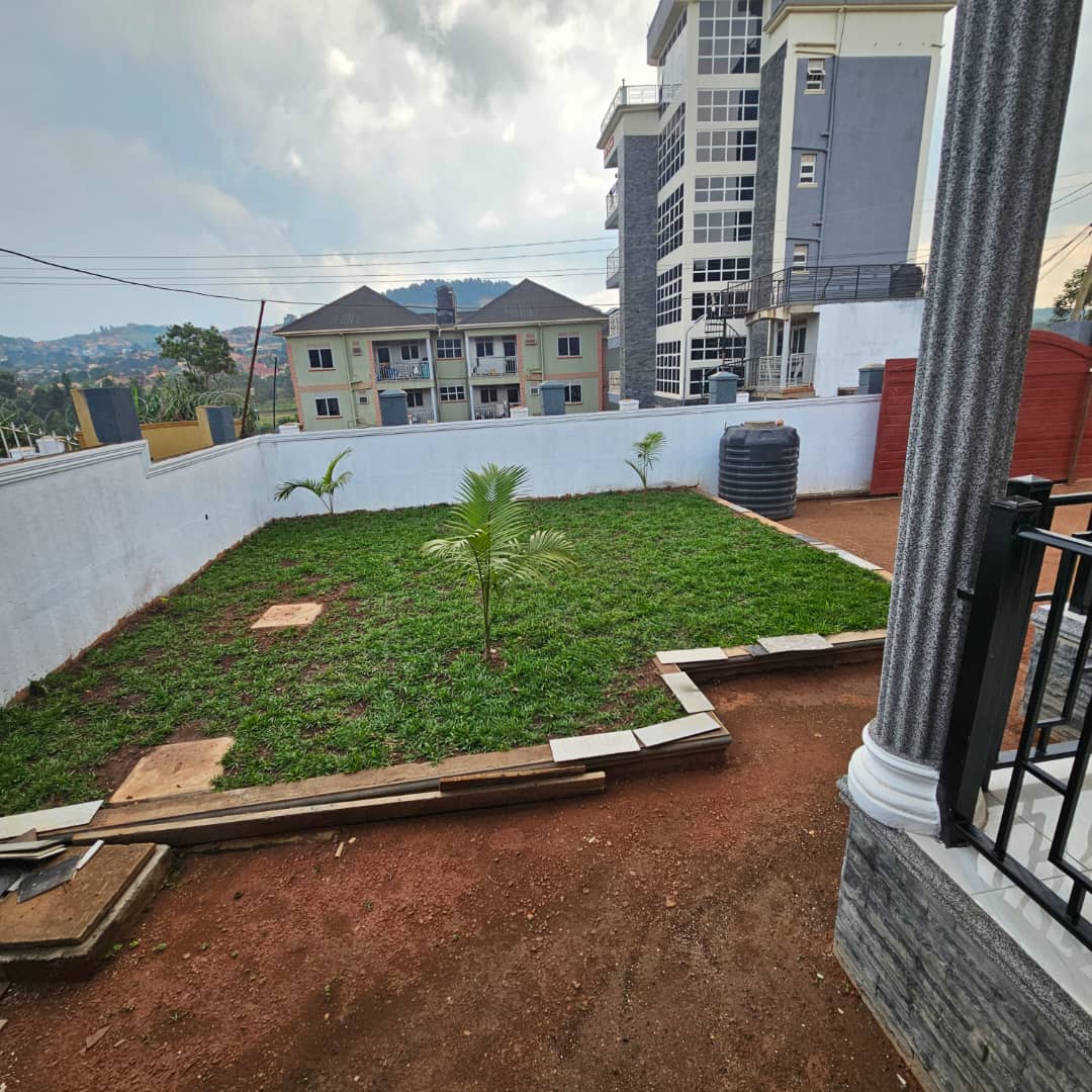KMT_properties's tweet image. New house for sale near Entebbe Road
4 bedrooms + Maids quarters
Price: 460m ugx Whatsapp or call 0786396665