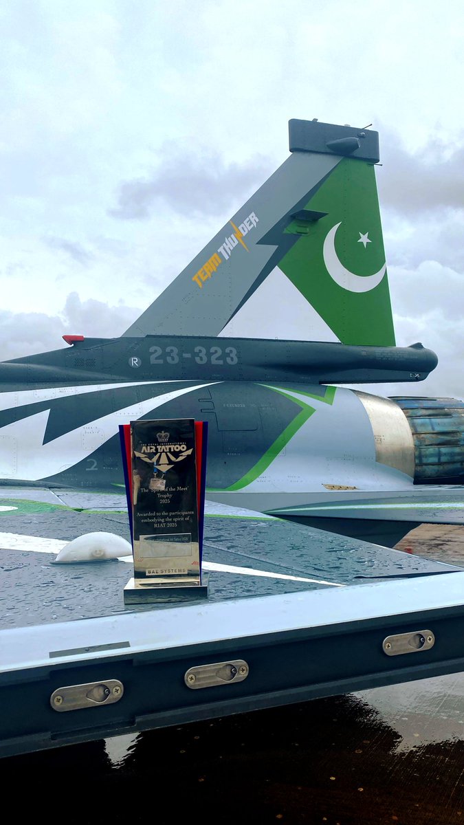 Tipu_Creativity's tweet image. As I step into veteran life, this livery is my humble gift to the skies of Pakistan. It’s been an honour to design the latest JF-17 livery for RIAT 2025 with @RehanSiraj1, bringing pride to PAF and our nation!

Pakistan Zindabad!