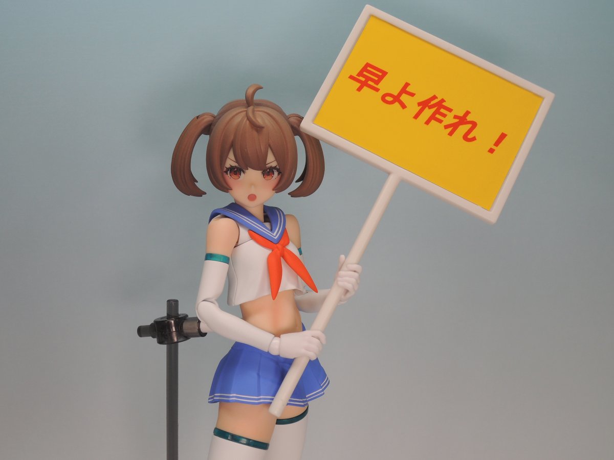 sin023939's tweet image. キャンドゥでミニチュア看板等を購入して、ホワイトシールで応援用の看板を製作。
うちの子に怒られないように頑張ります。w
#メガミデバイス