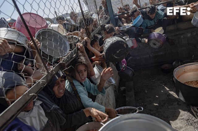 Israel está matando a los gazatíes de hambre. 

#Gaza #StopGazaGenocide‌NOW