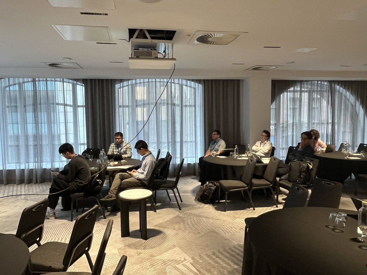ir_glasgow's tweet image. A strong turnout and an attentive audience for @mengzaiqiao’s presentation at the #ICDCS2025 tutorial on Integrating Knowledge Graphs into Large Language Models. Great to see such strong interest in this important topic! Pictures by @iadh