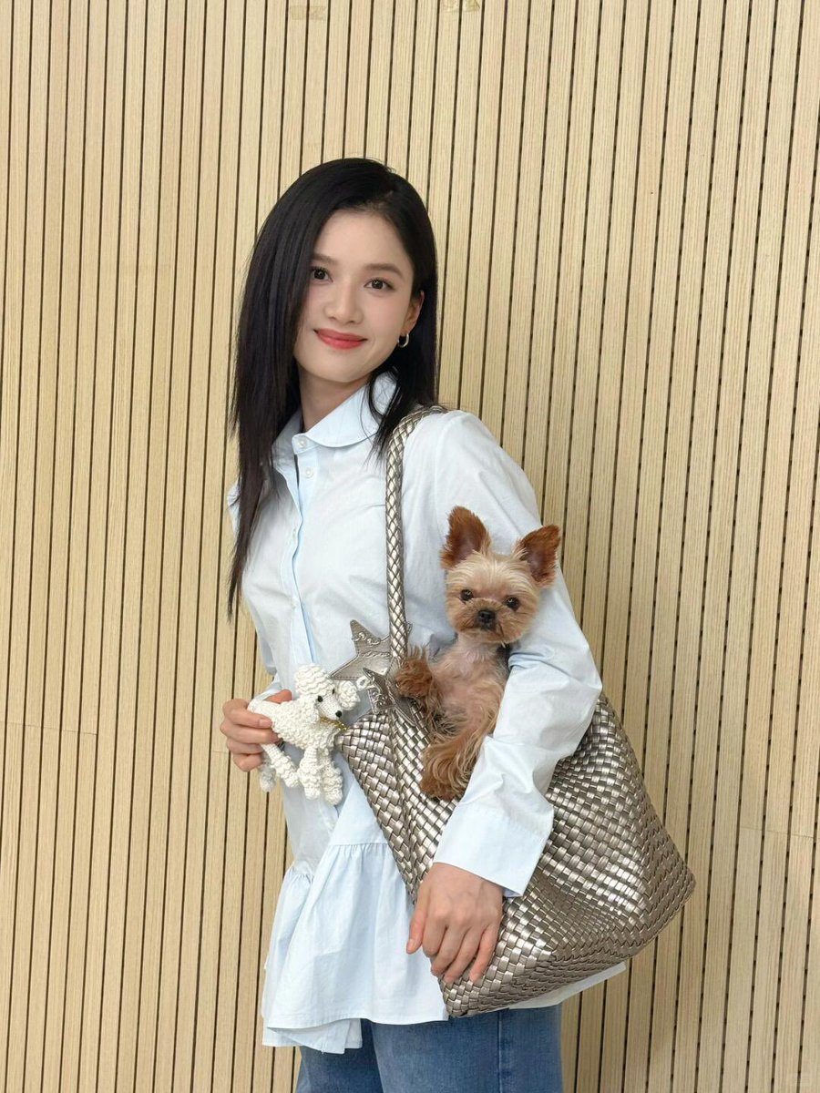 w_ndxr's tweet image. 250720 장정의 샤오홍슈

🤍 

#张婧仪 #ZhangJingyi #จางจิ้งอี๋