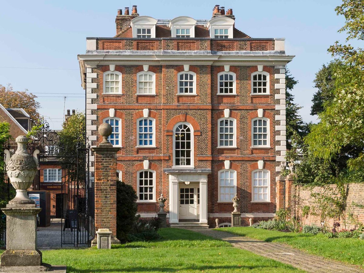 FairkytesArts's tweet image. #CultureIdeaOfTheDay

@RainhamHallNT host a Summer of Play from Wednesday 23 to Thursday 31 July.

Free self-led games can be found around the garden for all the family to play.

Free entry to the garden, games are free to play.

Summer of Play is sponsored by Starling Bank.