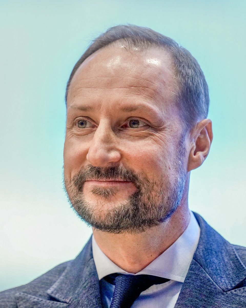 "Gratulerer så mye med dagen til Kronprins Haakon som i dag fyller 52 år 🎈"

📸Fredrik Varfjell // NTB