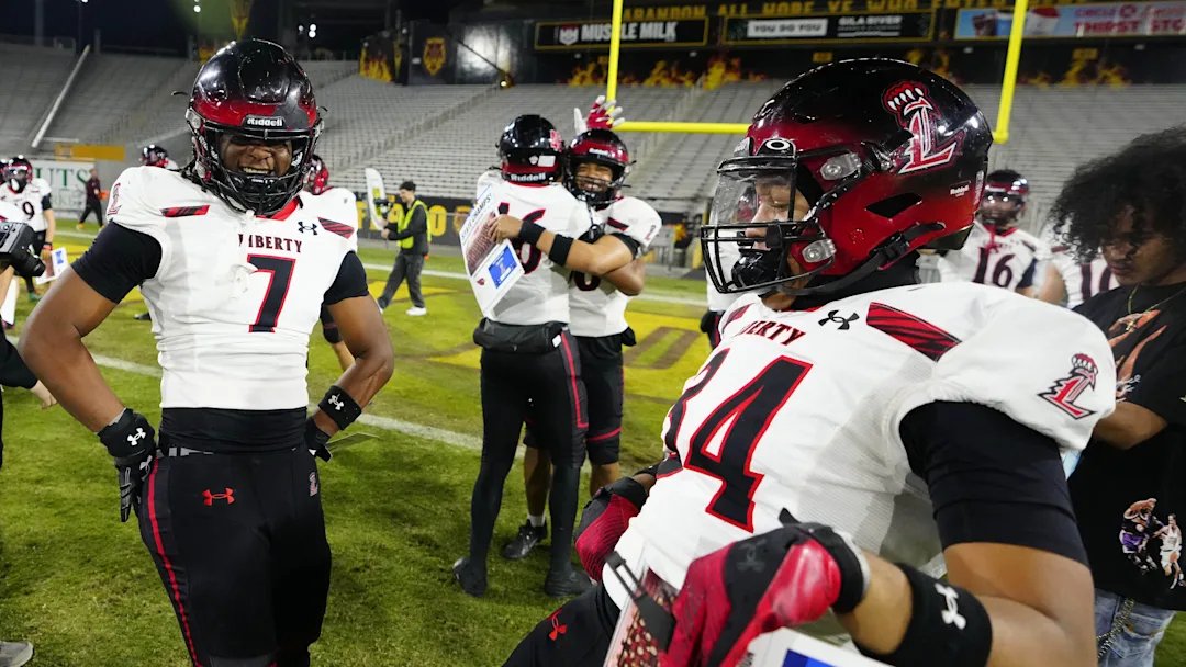 SBLiveAZ's tweet image. What better way to prep for the high school football season than looking at which players are worth watching on Friday nights?
These are the top linebackers in Arizona heading into the 2025 season. But which will have the best season!?
VOTE: si.com/high-school/to…