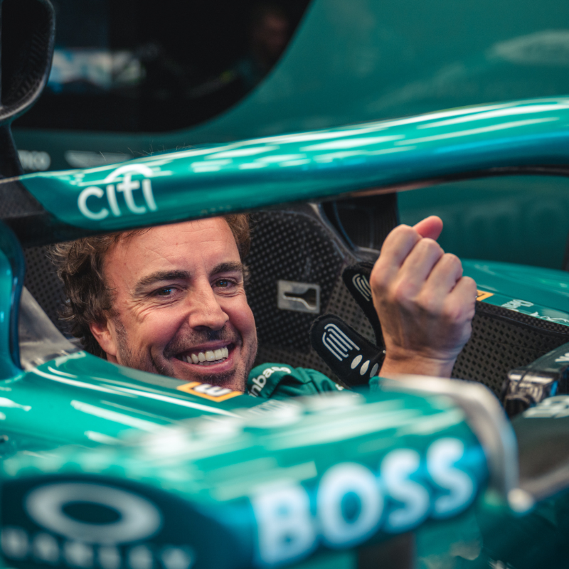 DAZN_ES's tweet photo. El motor Honda "encaja como un guante" en el Aston Martin que prepara Adrian Newey para Fernando Alonso
