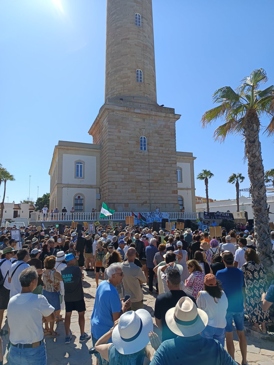 Hoy en #chipiona se grita alto y claro sí a la vida,no a la mina.En el siglo XXI hablar de ecología es hablar de economía,la reapertura de las minas conlleva vertidos y contaminación. La memoria del desastre de Aznalcollar es reciente y debería no olvidarse.<a href="/sosguadalquivir/">Plataforma Ciudadana Salvemos el Guadalquivir</a>