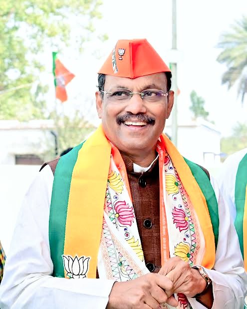 Adhikarimayum Sharda Devi (Modi Ka Parivar) (@ashardadevi) on Twitter photo श्रद्धेय श्री <a href="/TawdeVinod/">Vinod Tawde</a> जी, राष्ट्रीय महामंत्री, भाजपा के जन्मदिन पर हार्दिक शुभकामनाएँ!
आपके दूरदर्शी नेतृत्व और समर्पित सेवा से党 को नई ऊँचाइयाँ मिल रही हैं। आपके स्वस्थ एवं सफल जीवन की कामना करते हैं। श्रद्धेय श्री <a href="/TawdeVinod/">Vinod Tawde</a> जी, राष्ट्रीय महामंत्री, भाजपा के जन्मदिन पर हार्दिक शुभकामनाएँ!
आपके दूरदर्शी नेतृत्व और समर्पित सेवा से党 को नई ऊँचाइयाँ मिल रही हैं। आपके स्वस्थ एवं सफल जीवन की कामना करते हैं।