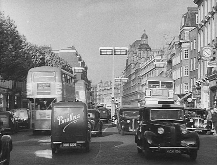 Knowledgepoint's tweet image. Then & Now: Brompton Road, Knightsbridge, 1953.
Looking towards Harrods. The road has a rich history, including its use as a wartime command center during World War II at the disused Brompton Road tube station.
Any guess to the make of the Bradleys van?