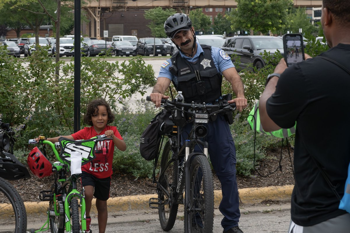 Chicago_Police's tweet image. The Chicago Police Department hosted a Bike Safety Day at Public Safety Headquarters this weekend. Youth bikes were donated to our young community members, who were also fitted with helmets. Youth in attendance also received bike safety training from our Critical Incident…