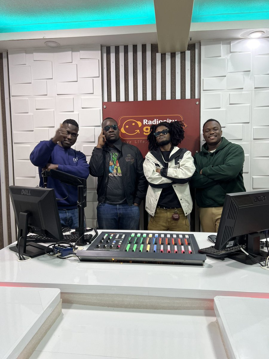 OrijinalJenesis's tweet image. Love to the @97fmRadiocity #SNMS for the #Unscripted premiere ❤️🔥🔥 
ffm.to/unscripted-jen…