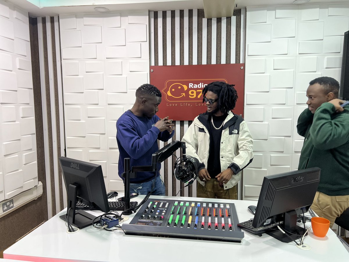 OrijinalJenesis's tweet image. Love to the @97fmRadiocity #SNMS for the #Unscripted premiere ❤️🔥🔥 
ffm.to/unscripted-jen…
