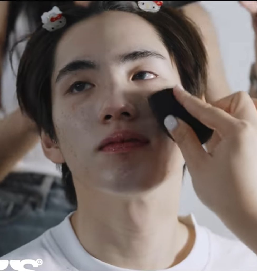 phu_as_samoyed's tweet image. แต่งหน้าาา 
#PHUTATCHAI