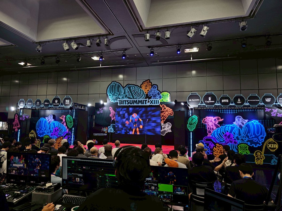 TaipeiGameShow's tweet image. Round of applause to the four amazing indie devs and fans who joined us at BitSummit!
@phtworks, @PHOSEPO_INC , @sigonogames , and #FutileGames, you guys are AMAAAAZING!!
From powerful storytelling to seriously impressive gameplay, your games brought so much energy to the…