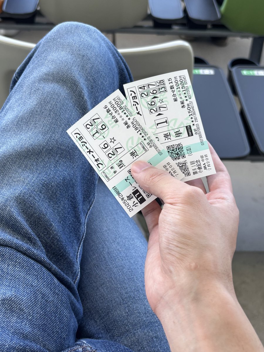 sankanbaf4's tweet photo. 9番人気頭固定気持ちよすぎだろ https://t.co/V7oXKG3Ugq