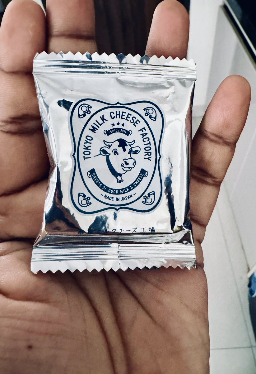 UnitedForTFI's tweet photo. Anyone tried this cheesy gem from Tokyo Milk Cheese Factory? 🧀🇯🇵 👀✨
#CheeseLovers #TokyoTreats #Japan #Food #FoodReview #JapanSnacks #ViralSnacks #TokyoMilkCheeseFactory https://t.co/EHusmqQjzI