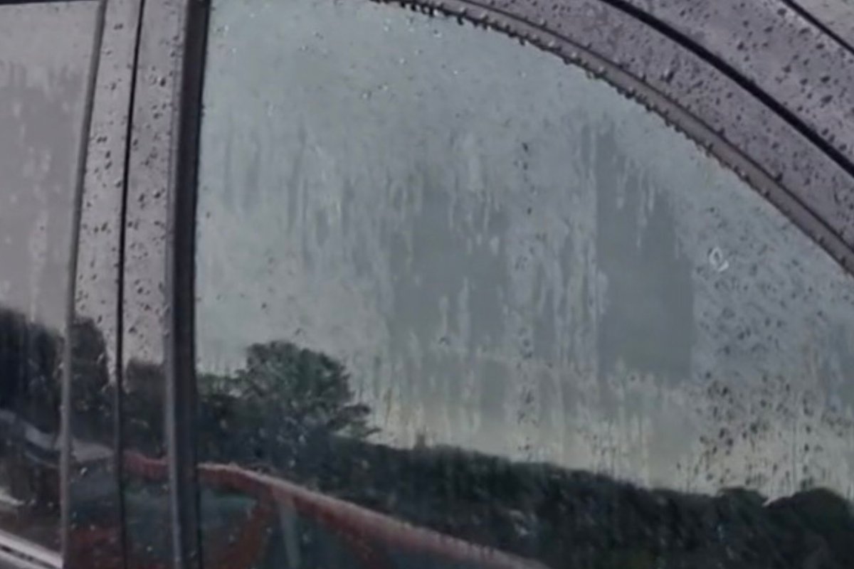 Dribbling Down....

...the car window this morning, evidence of rain here earlier on. With possible heavy showers of rain during the day, sunny spells, a light wind, around 22 degrees celcius.

#sky #weather #nature #naturephotography #wet #rain #sundayvibes #Windows #REFLECTION