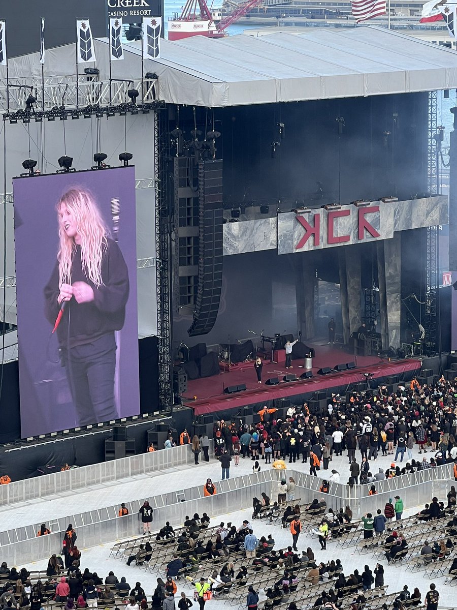 goose_spl's tweet image. Mcr 100 gecs concert ❤️