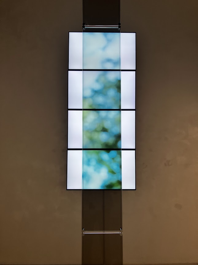 forimalist's tweet image. Sareena Sattapon「When you find you in the middle of emptiness」√K Contemporary。8/2まで。
タイの少数民族出自の作家。コンクール展やアートフェアで見かけたことがある。
制作の背景には格差社会に抗おうとする強い思いや、人々に平等にもたらされる幸福を願う気持ちが込められているという。