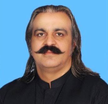 Dilemma (@ownspeaks) on Twitter photo علی امین گنڈا پور عمران خان کی رہائی کےلیے فضل الرحمان کے ساتھ نہی بیٹھنا چاہتا تھا۔ سینٹ کے منافع بخش دھندے میں علی امین <a href="/AliAminKhanPTI/">Ali Amin Khan Gandapur</a> فضل الرحمان کے ساتھ بیٹھنے کو تیار۔عمران خان کی جان کو اسٹبلشمنٹ سے زیادہ تحریک انصاف میں موجود گنڈاپور جیسے بہروپیوں سے زیادہ خطرہ ہے۔ علی امین گنڈا پور عمران خان کی رہائی کےلیے فضل الرحمان کے ساتھ نہی بیٹھنا چاہتا تھا۔ سینٹ کے منافع بخش دھندے میں علی امین <a href="/AliAminKhanPTI/">Ali Amin Khan Gandapur</a> فضل الرحمان کے ساتھ بیٹھنے کو تیار۔عمران خان کی جان کو اسٹبلشمنٹ سے زیادہ تحریک انصاف میں موجود گنڈاپور جیسے بہروپیوں سے زیادہ خطرہ ہے۔