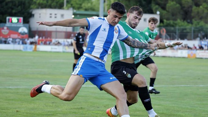 Amistós
<a href="/CFPeralada/">CF Peralada</a> 1-4 Espanyol
El central gironí <a href="/CarlesGallardo5/">Carles Gallardo</a> va fer el gol dels locals
#FutbolistesGironins