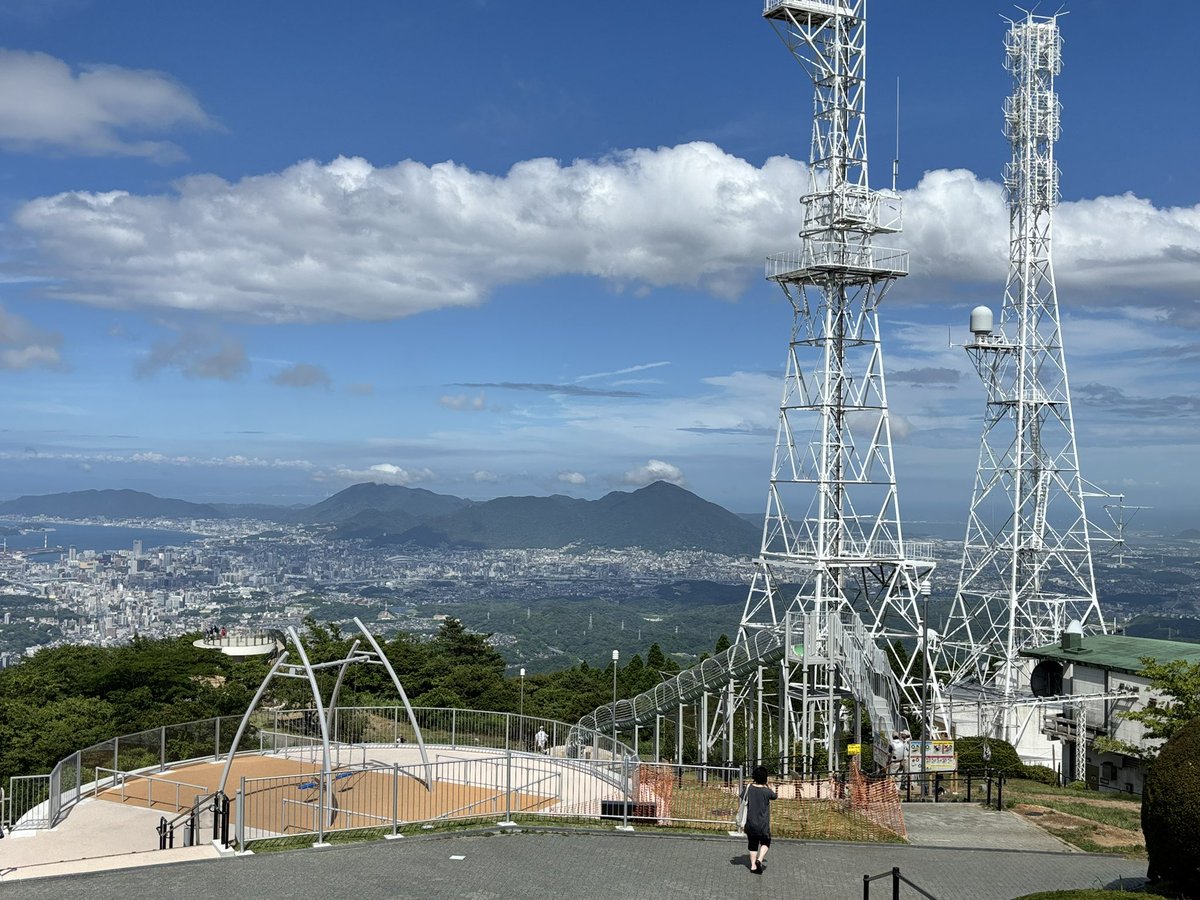 sarakuracable's tweet image. 2025年6月3日から利用停止していた皿倉山山頂のロングスライダーですが、利用再開しました😆
◯利用時間、10:00〜18:00
◯利用可能年齢、6〜12歳
*詳細は、北九州市のホームページをご確認ください🙏
city.kitakyushu.lg.jp/contents/04800…
#皿倉山
#ロングスライダー