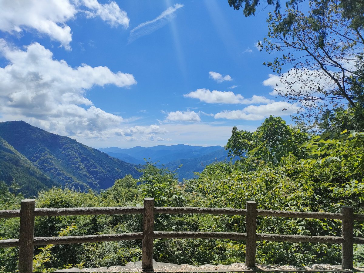 三頭山、キツすぎず綺麗な景色を楽しめて、夏でも涼しくて、楽しい山でした！
登山後のサウナ最高🥰
#ギタポ登山部