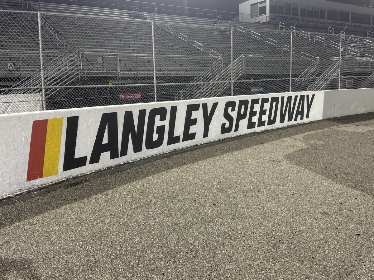Julian_Austin24's tweet image. Leaving the scene at 3AM from Langley. At least I’m not stranded this year!
See you at the next one.