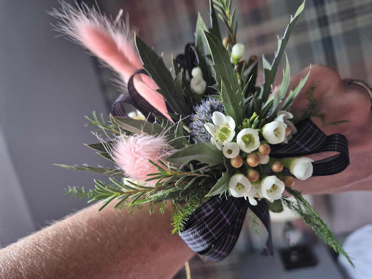 This was my wrist corsage. I wore tae my nephew's wedding yesterday.