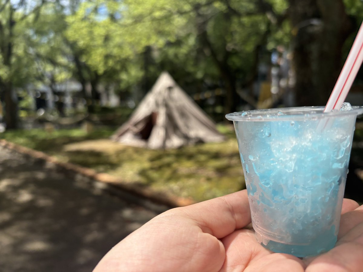 cuc_relaxpro's tweet photo. こんにちは。広報担当の武内さやかです。本日行われたオープンキャンパスにて、リラックス・サービスプロジェクトはハンモックやテントの設置とかき氷の提供をしました。ご参加いただたみなさま、ありがとうございました。#千葉商科大学 #リラックスサービスプロジェクト #オープンキャンパス https://t.co/1d0fFjPQW7