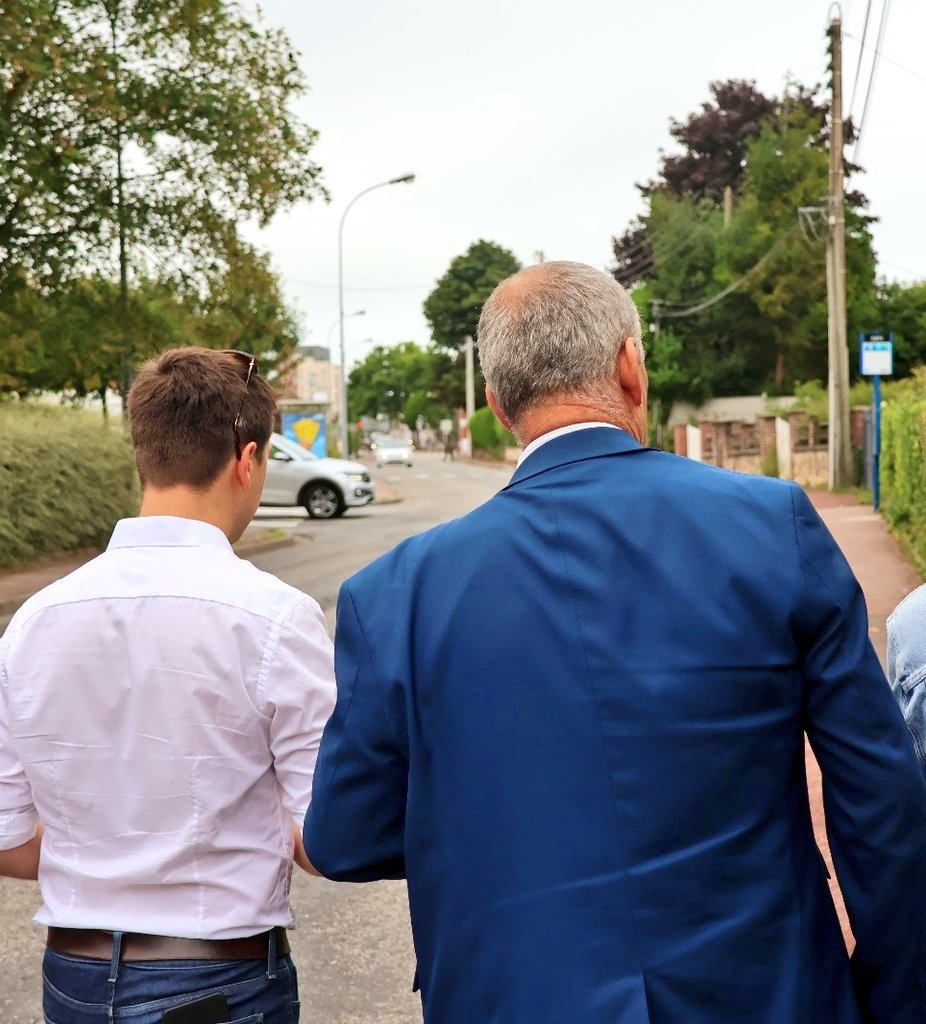 Antoine Labé (@antoine_labe) on Twitter photo Tractage et rencontre avec les habitants de Janval à #Dieppe avec notre député <a href="/PatriceMartinRN/">Patrice Martin</a> !
Partout, le <a href="/RNational_off/">Rassemblement National</a> reste mobilisé pour préparer l'alternance. 🌊🇫🇷 Tractage et rencontre avec les habitants de Janval à #Dieppe avec notre député <a href="/PatriceMartinRN/">Patrice Martin</a> !
Partout, le <a href="/RNational_off/">Rassemblement National</a> reste mobilisé pour préparer l'alternance. 🌊🇫🇷