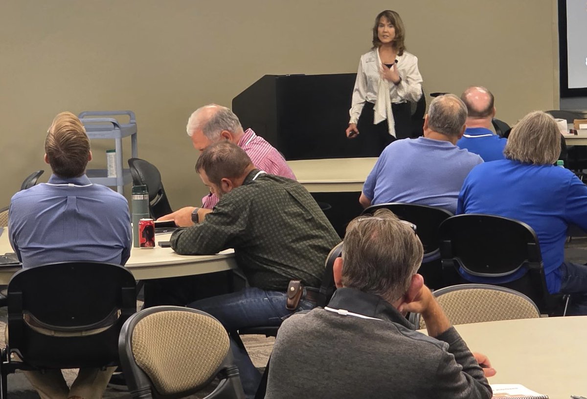 RYHT_ETexas's tweet image. As if they’re not dedicated enough, 150 Trustees and Sups spent their Saturday with me! Thank you @Region7ESC for a wonderful day! @RYHTexas