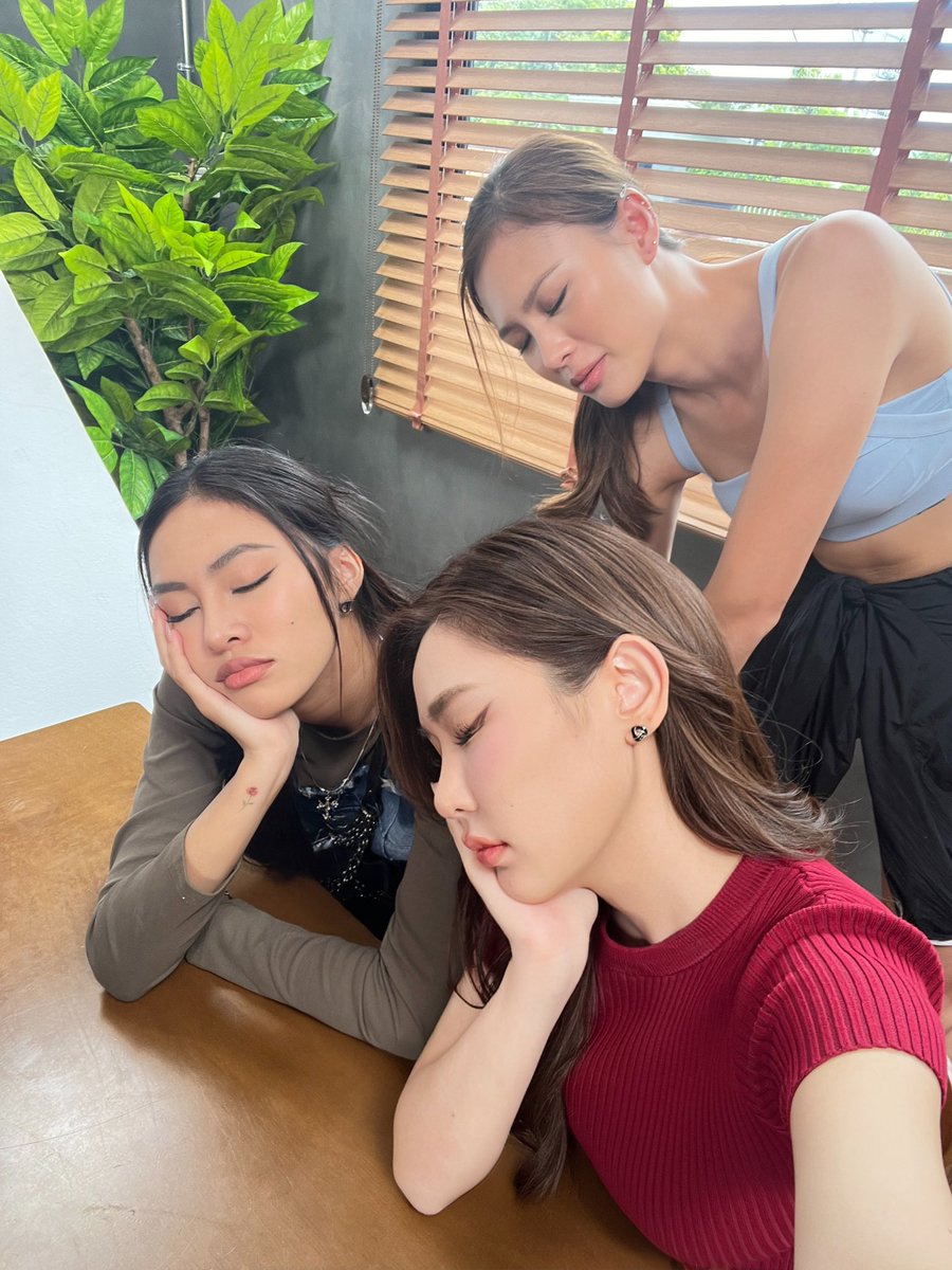 ยืนหลับนั่งหลับทำได้หมดค่ะ
#หลินมาลิน