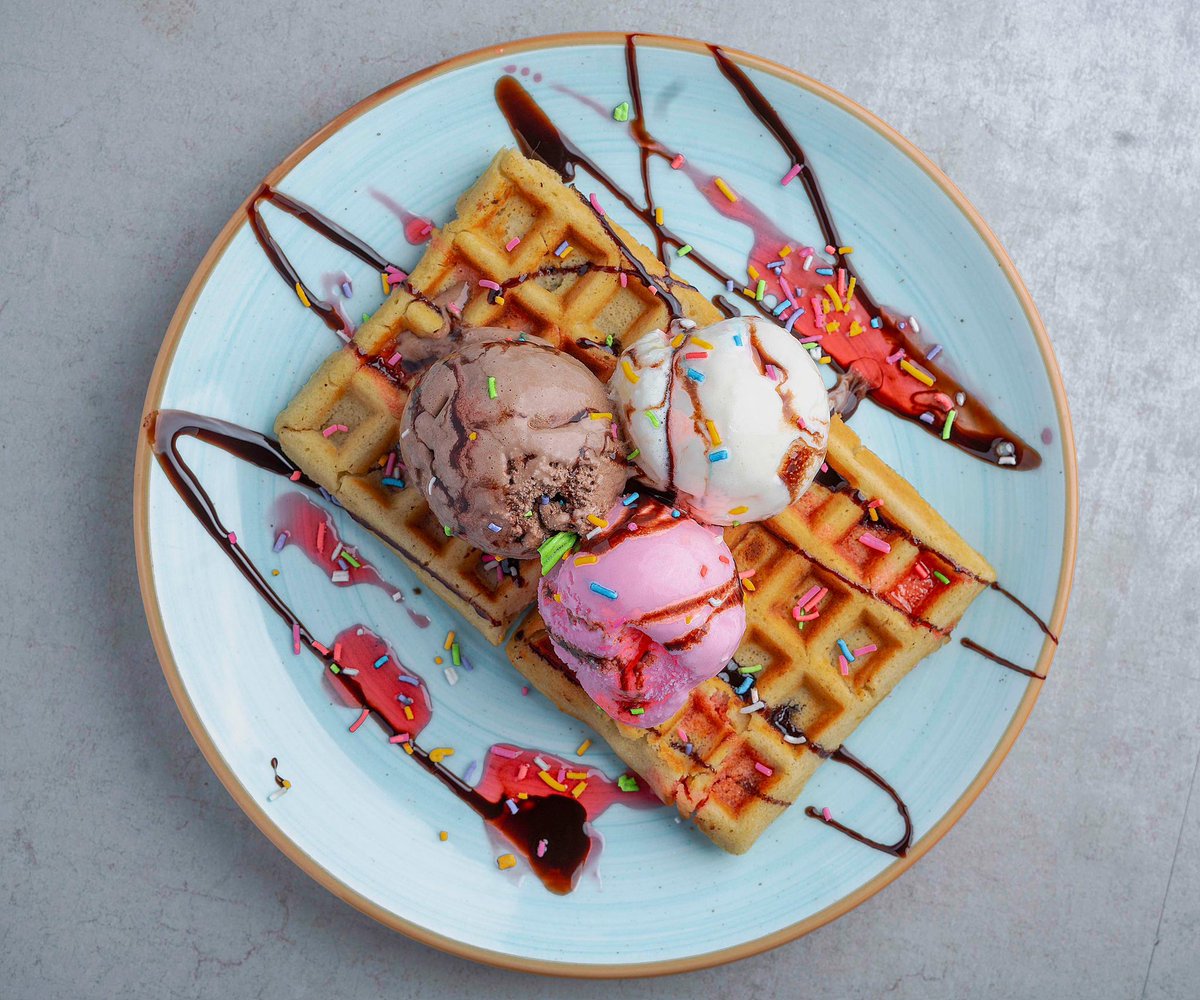 TheLittleCafe3's tweet image. Sprinkle a little Joy 🥳 It’s Ice-Cream Day
A pair of waffles & 3 scoops @ 15,000/-
#icecream #icecreamday #icecreamoffer #thelittlecafe #dessert