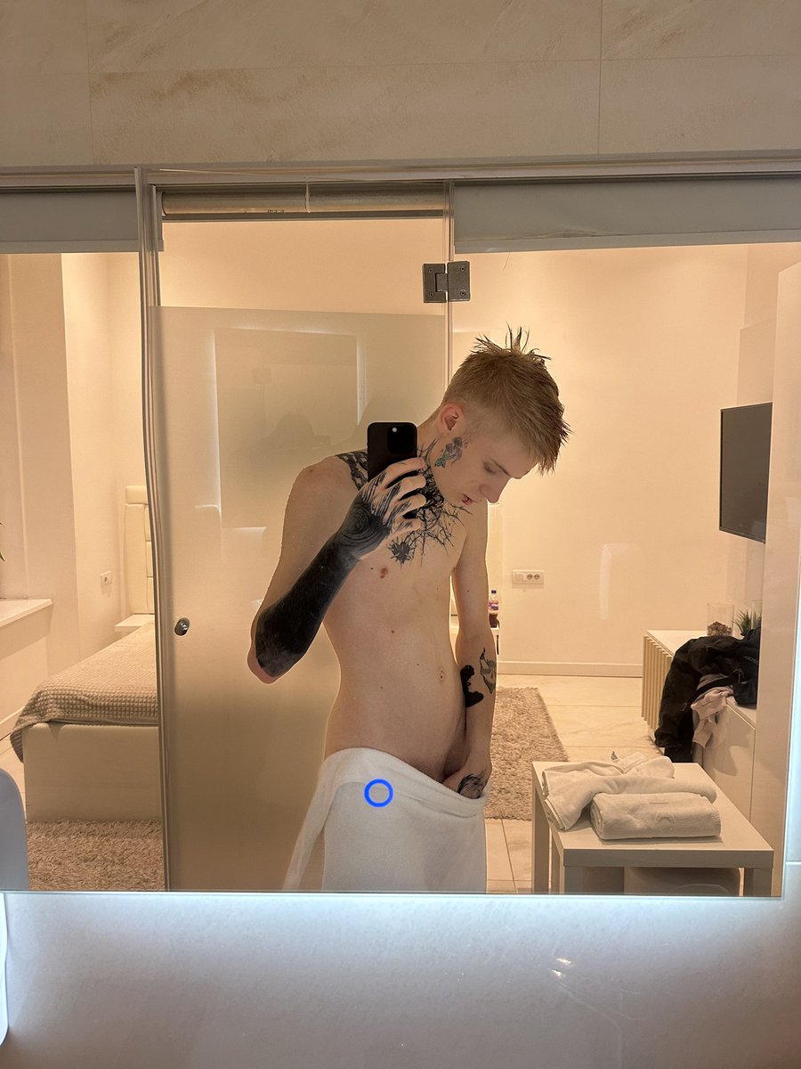 Leave a comment to get a photo without the towel in the PM <3