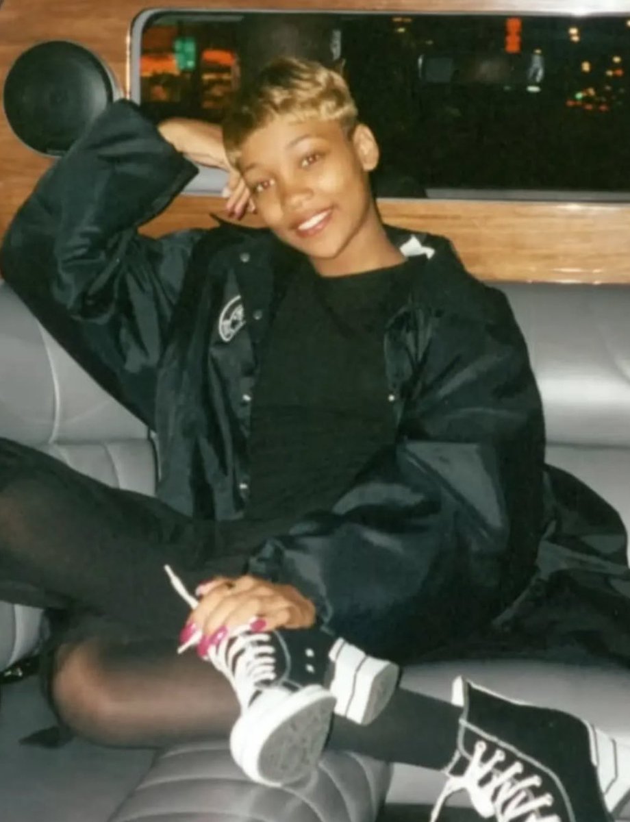 music__data's tweet image. 30 years ago, Monica made her music debut (@MonicaDenise) at age 14.
She has since earned a Grammy, a Billboard Award, earned 3 Hot 100 #1 singles and sold over 50 million records worldwide.