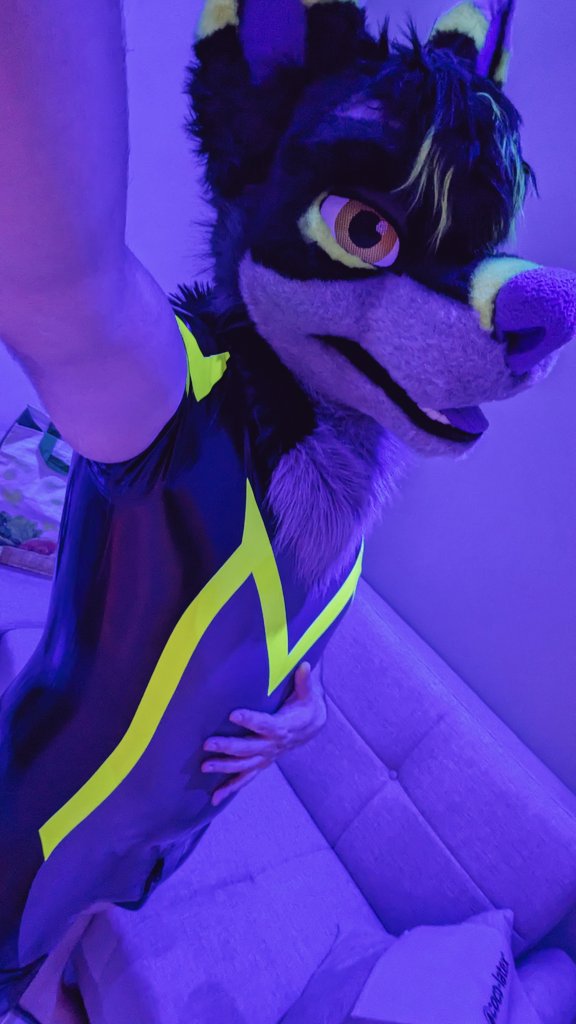 Sunday mood ✨

new suit by <a href="/Coco_Latex_/">Coco-Latex</a>