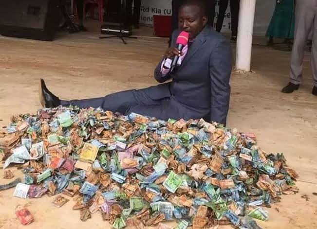 Gideon Kwikiriza after soliciting funds for Mama D’s twins at the UoX League