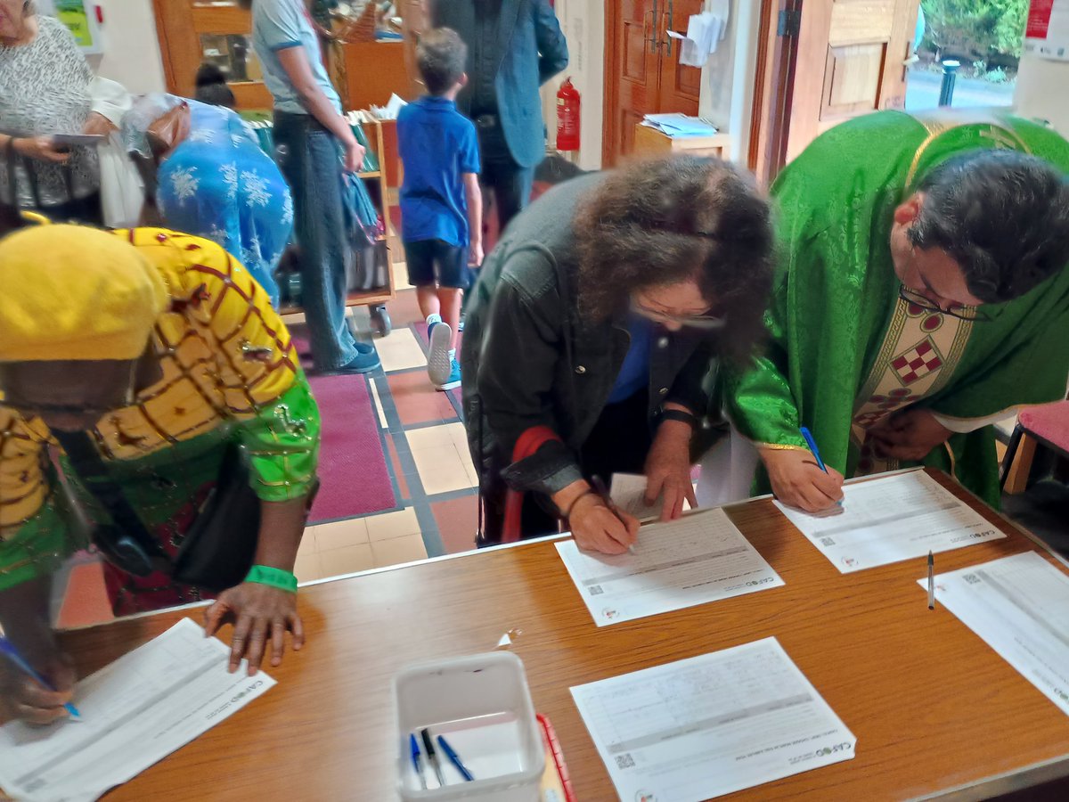 JusticePeaceEn's tweet image. Cancel Debt, Chose Hope in this Jubilee year. Thanks to parishioners @CatholicEnfield who are supporting the @CAFOD petition this morning cafod.org.uk/campaign/the-n…