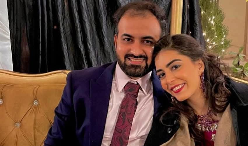 نہ مذہب پوچھتے ہیں، نہ نسل، نہ زبان بس زخم دیکھتے ہیں اور مرہم رکھتے ہیں۔

Love for both of you my friends <a href="/ImaanZHazir/">Imaan Zainab Mazari-Hazir</a> 
<a href="/AdvHadiali/">Hadi Ali Chattha</a>