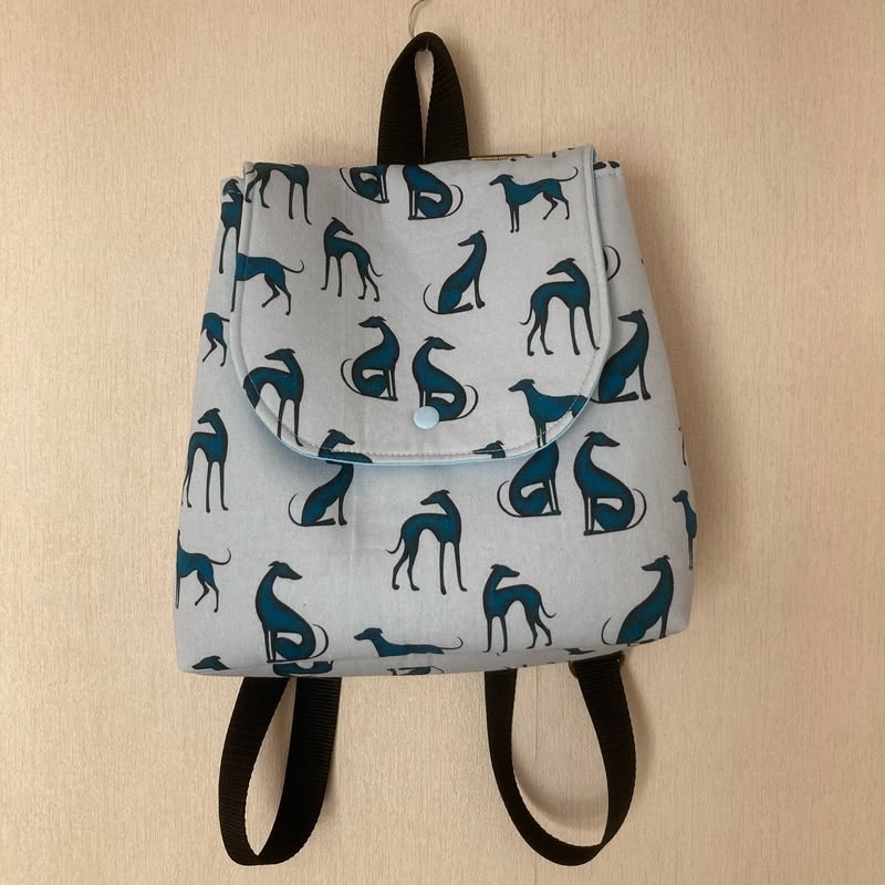 Are you looking for a new bag?  Handmade backpack / rucksacks 🎒 🛫❤️
loonylurchereglr.etsy.com
#UKGiftHour #UKGiftAM #shopindie #SundayMorning  #supportsmallbusiness #giftideas #TravelTips #Backpack #handmade 
#handmadeinuk #CraftBizParty #crafting #flower #rainbow #etsygift