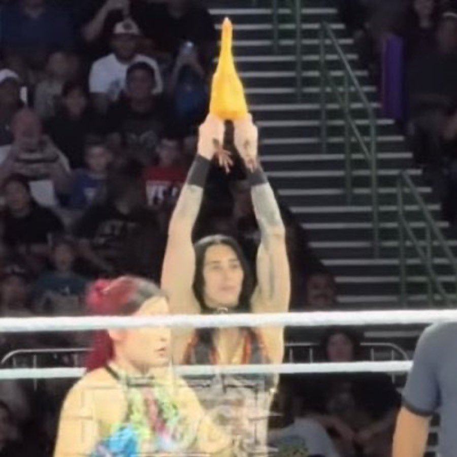 Should Call The Chicken 🐔
“Aussie” 🇦🇺🖤