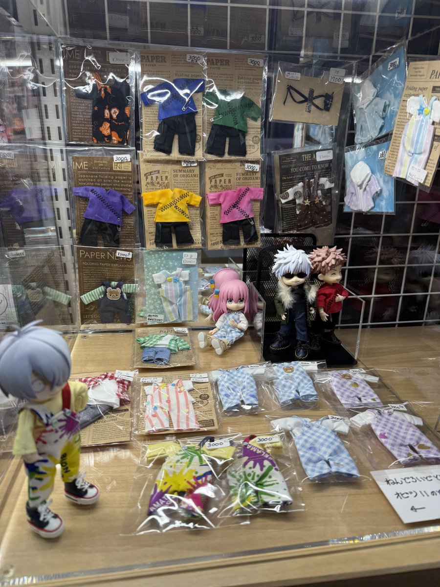 LittleworldDoll's tweet image. 【アキバ】👕委託販売のお知らせ👖
『メイドインORE(@maidinore)』様より
サロペットやアウター🧥、着物👘など
素敵なお洋服を引き続きお預かりしています✨
販売期間は【8/18(月)】まで‼️
皆様のご来店をお待ちしております💁♀️
#リトルワールド
#ドール委託
#委託販売