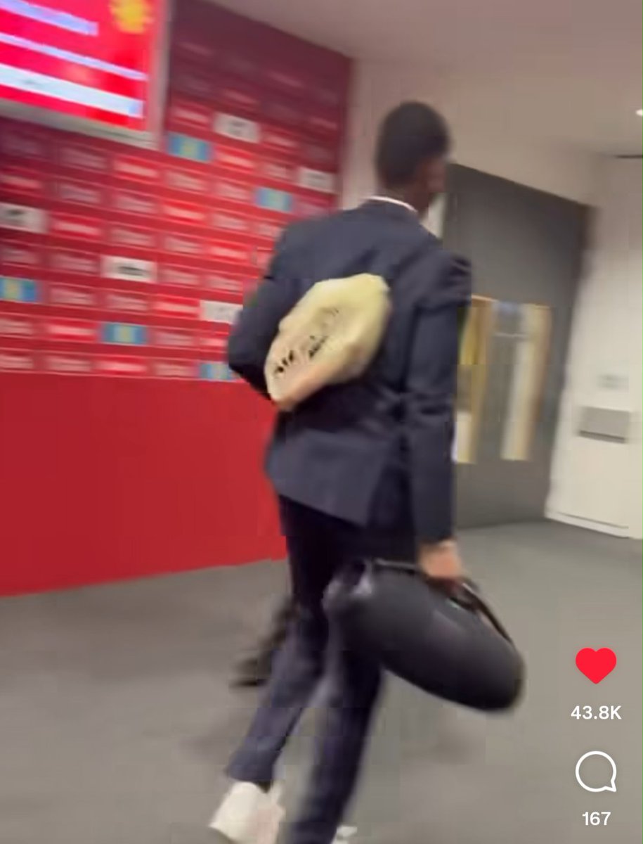 Rashford with JBL speaker as a gift to Lamine Yamal😂, Culers❤️💙💯🔥